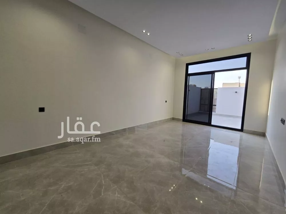 6 bedroom villa in Ash Sharq 3