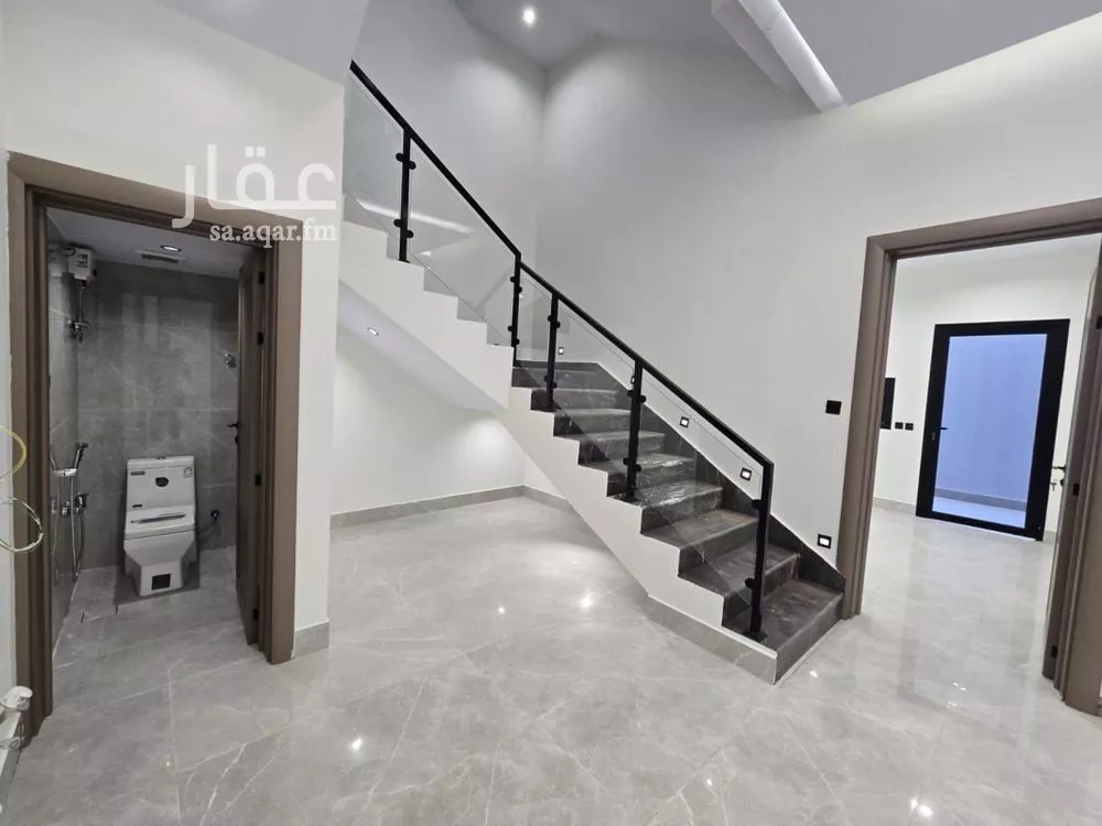 6 bedroom villa in Ash Sharq 9