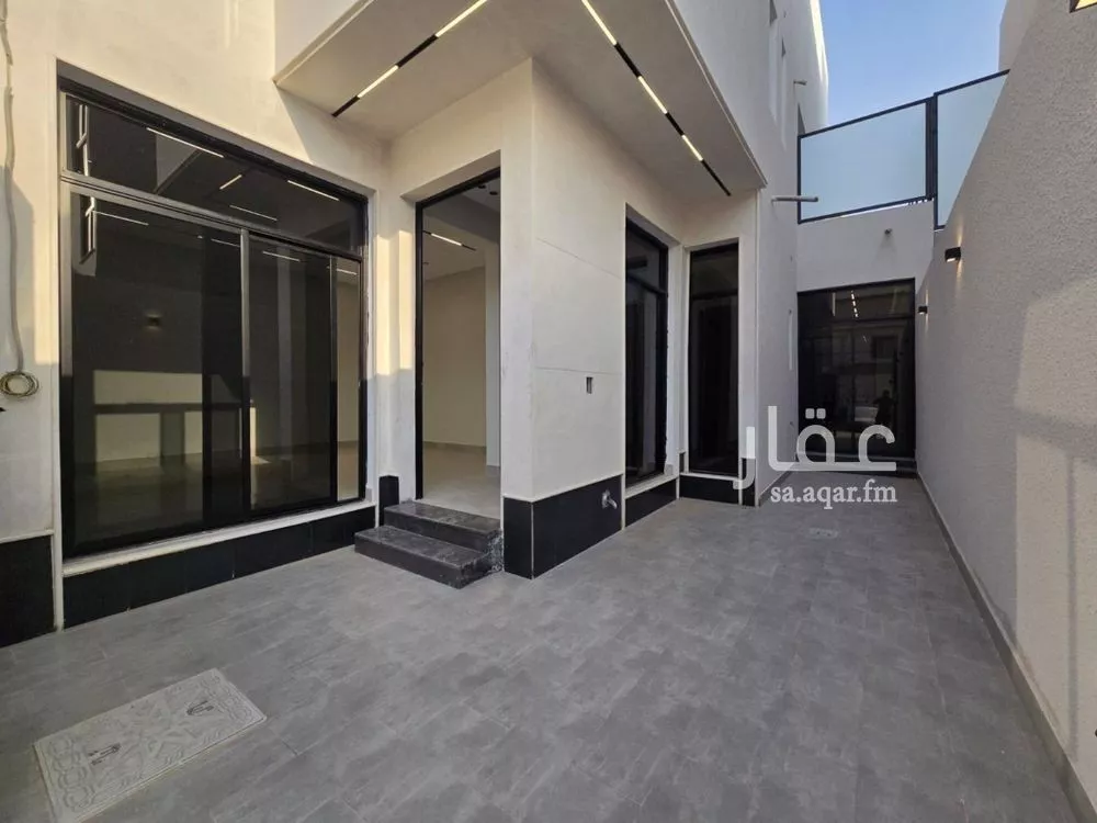 6 bedroom villa in Ash Sharq 12