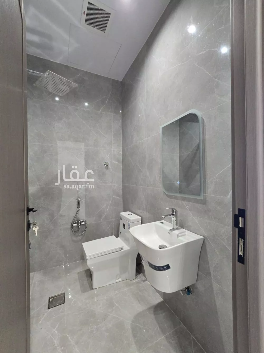 6 bedroom villa in Ash Sharq 13