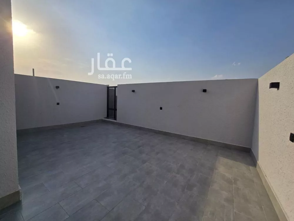 6 bedroom villa in Ash Sharq 16