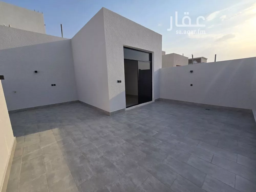 6 bedroom villa in Ash Sharq 8