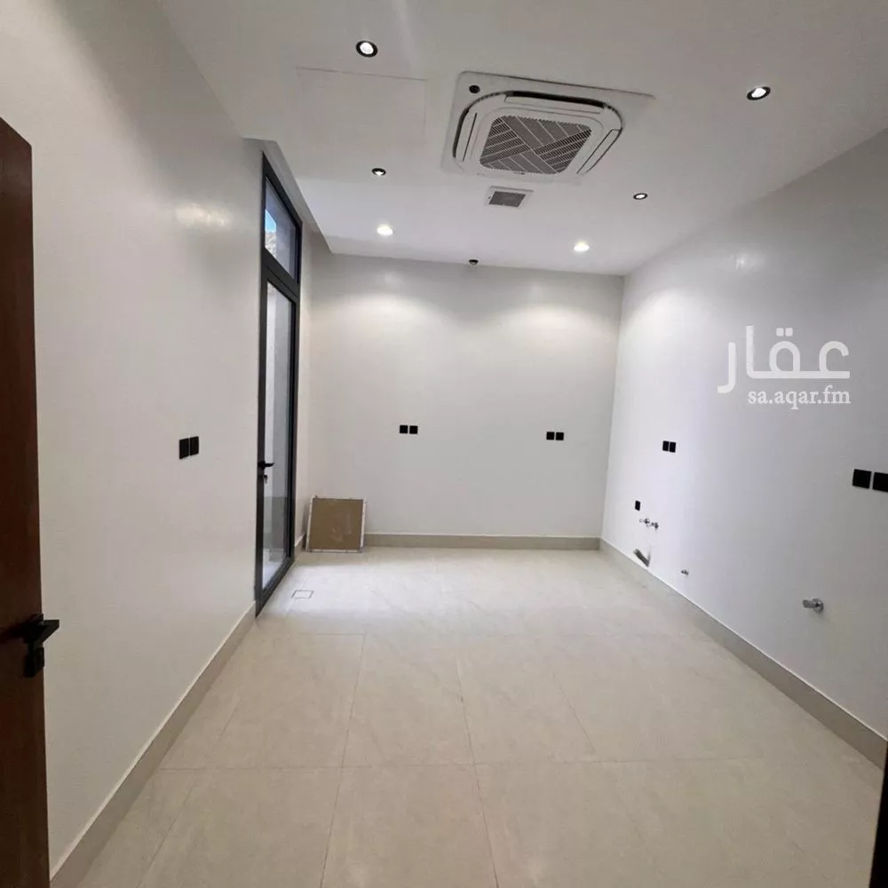 5 bedroom villa in Al Narjis 4