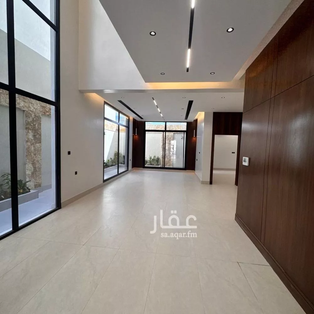5 bedroom villa in Al Narjis 8