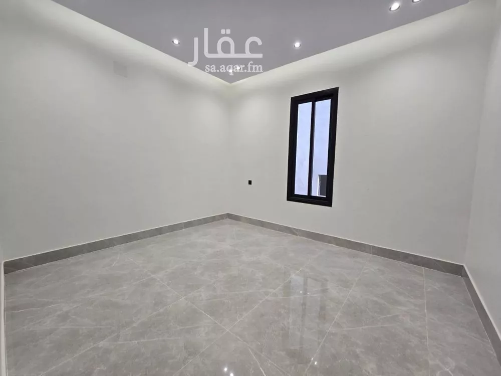 فيلا 5 غرف في الشرق 7