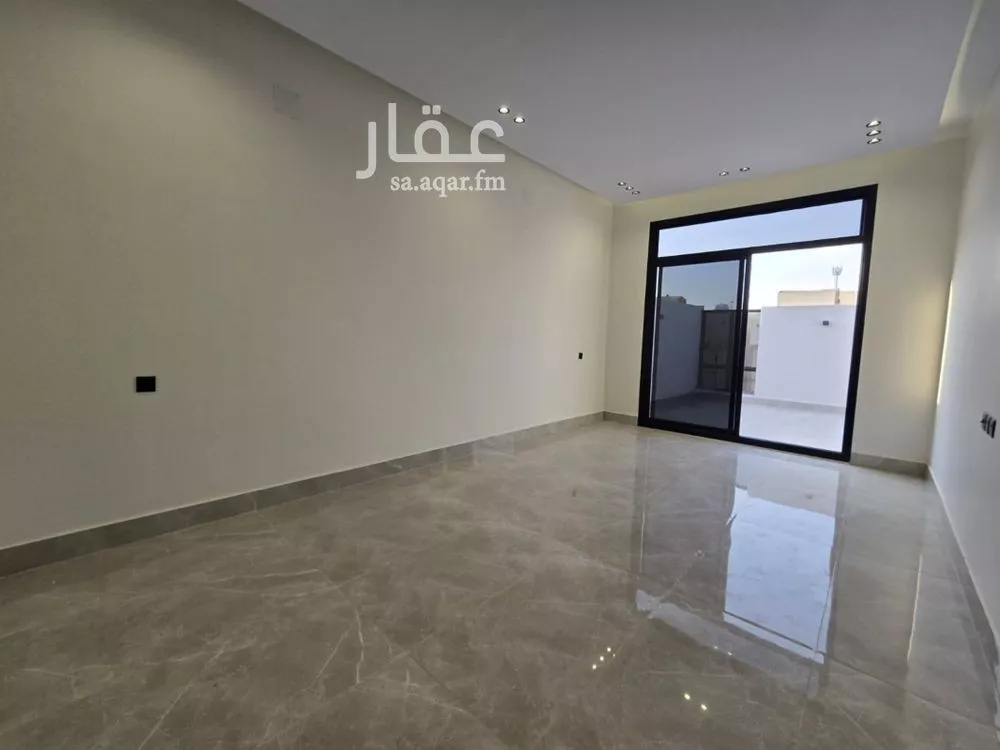 فيلا 5 غرف في الشرق 9