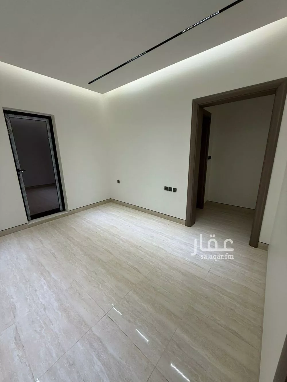 فيلا 6 غرف في النرجس 4