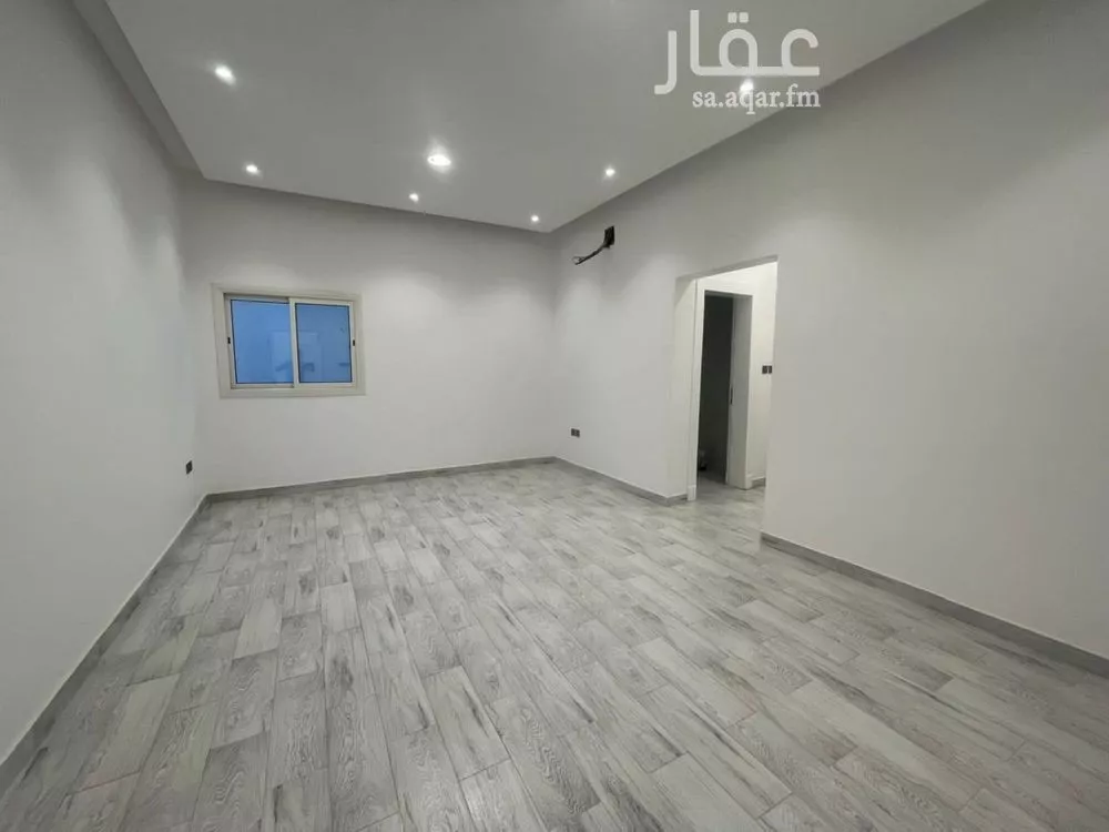 فيلا 5 غرف في العارض 9