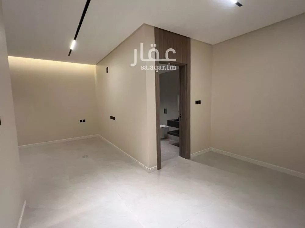 6 bedroom villa in Al Uraija Al Gharbiyah 13