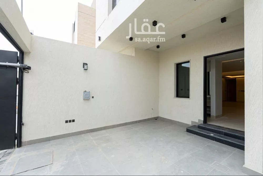 4 bedroom floor in Al Malqa 2