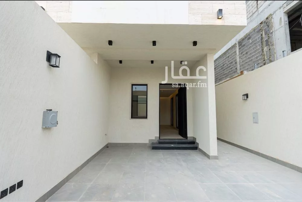 4 bedroom floor in Al Malqa 5