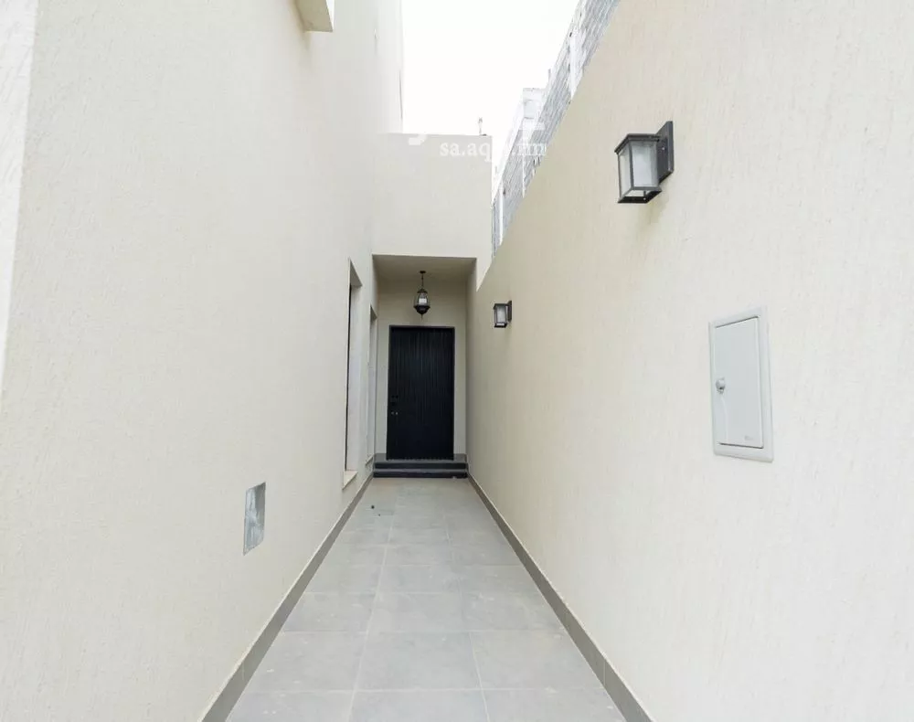 4 bedroom floor in Al Malqa 8