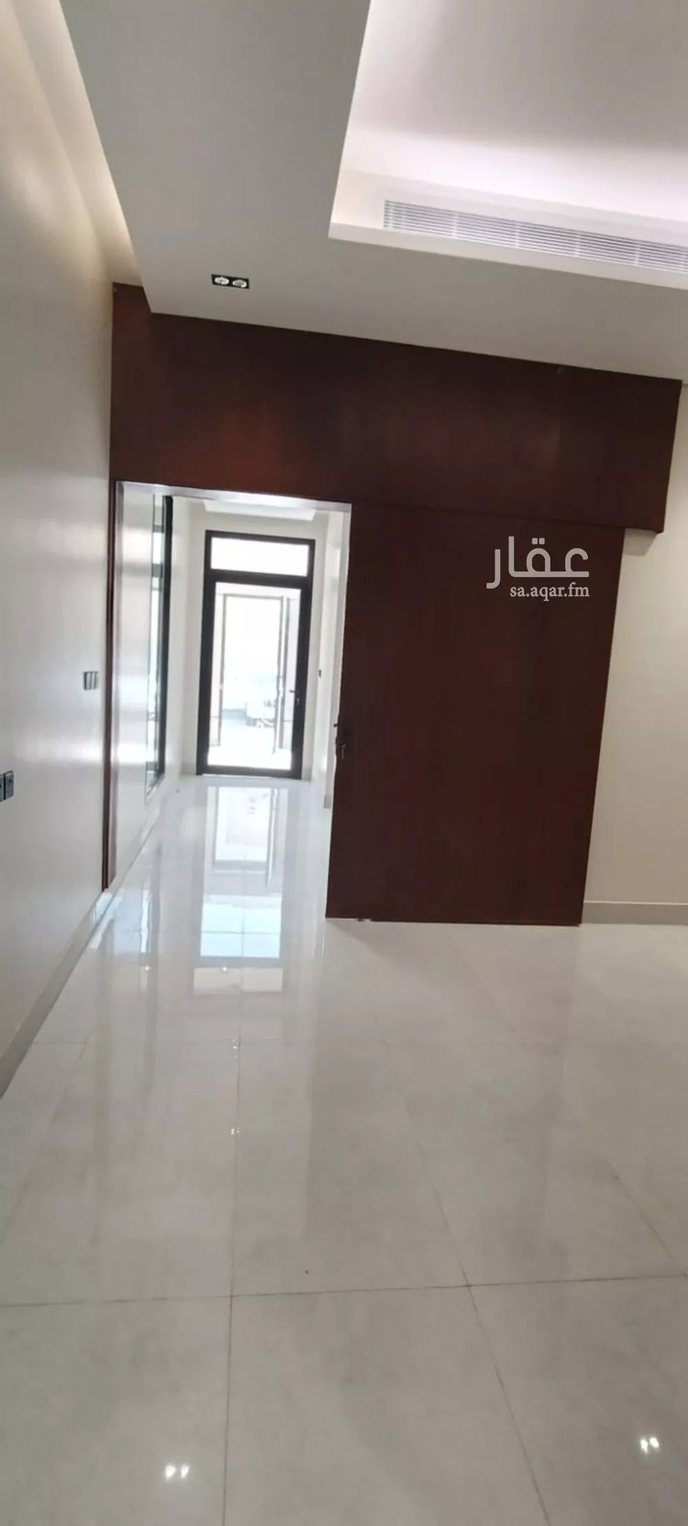 فيلا 4 غرف في العارض 8