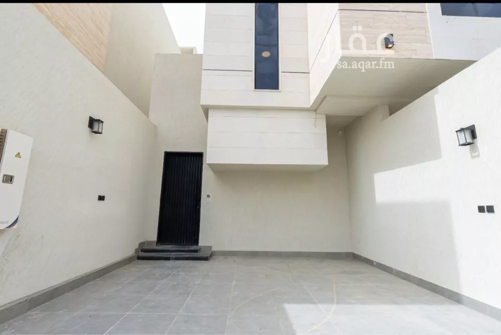 4 bedroom floor in Al Malqa 23