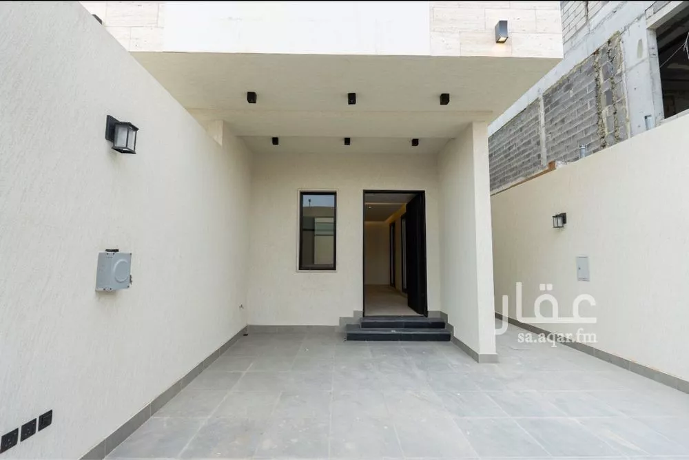 4 bedroom floor in Al Malqa 5