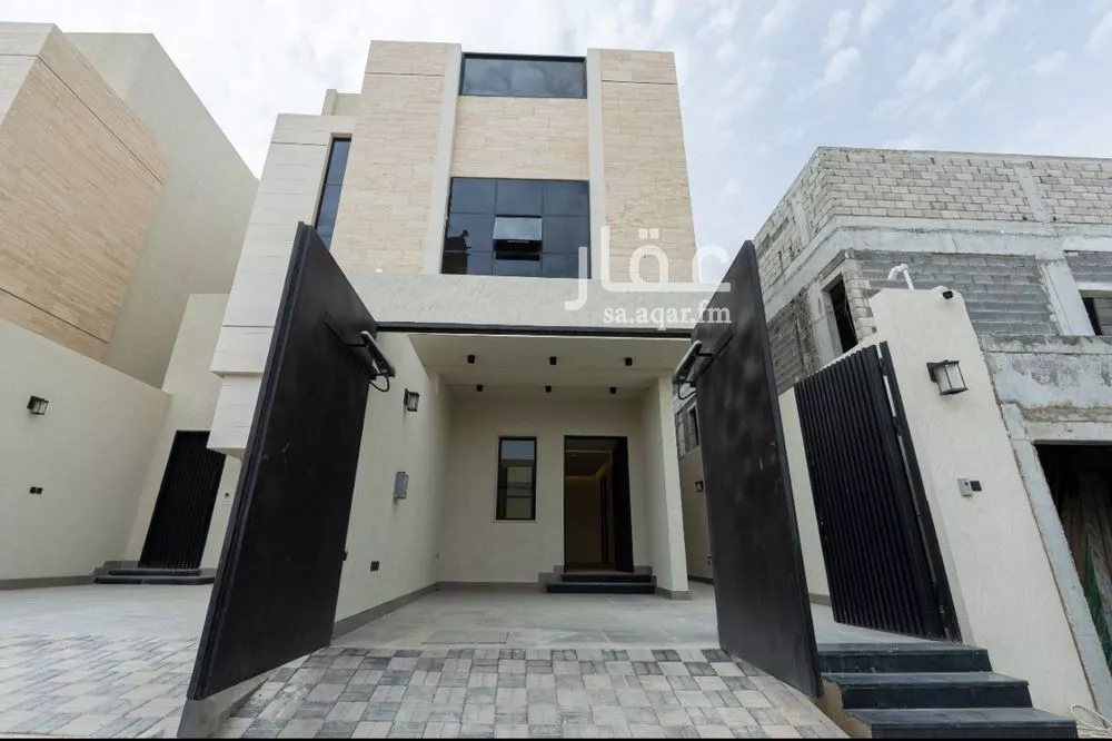 4 bedroom floor in Al Malqa 9