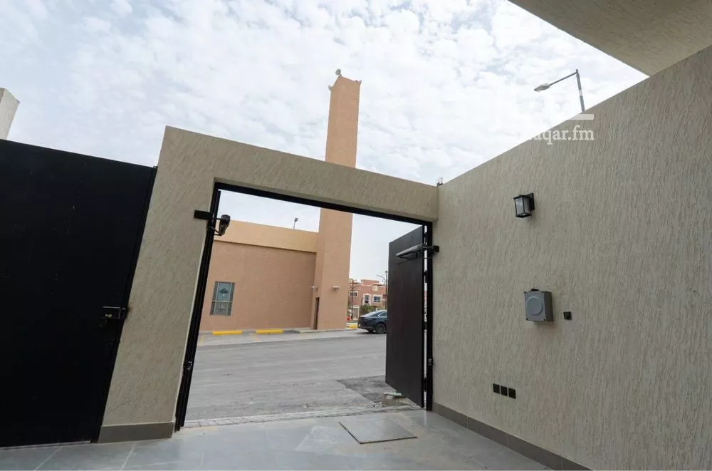 4 bedroom floor in Al Malqa 10