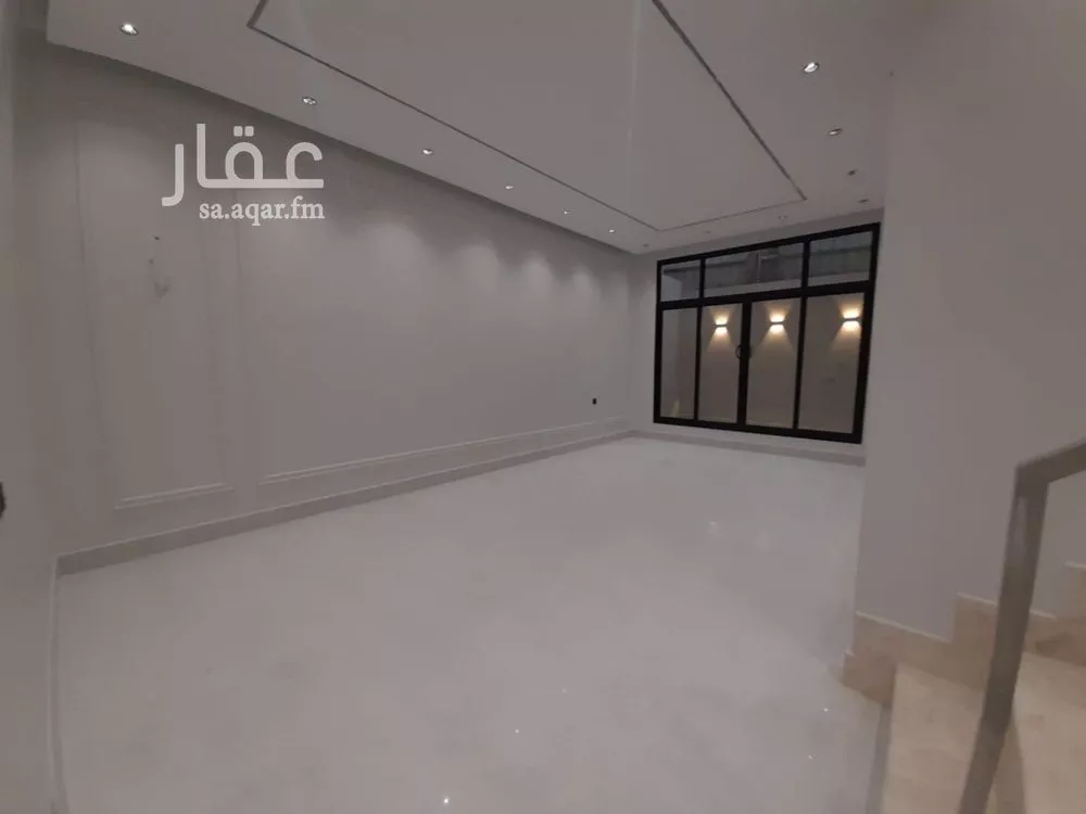 6 bedroom villa in Al Uraija Al Gharbiyah 2