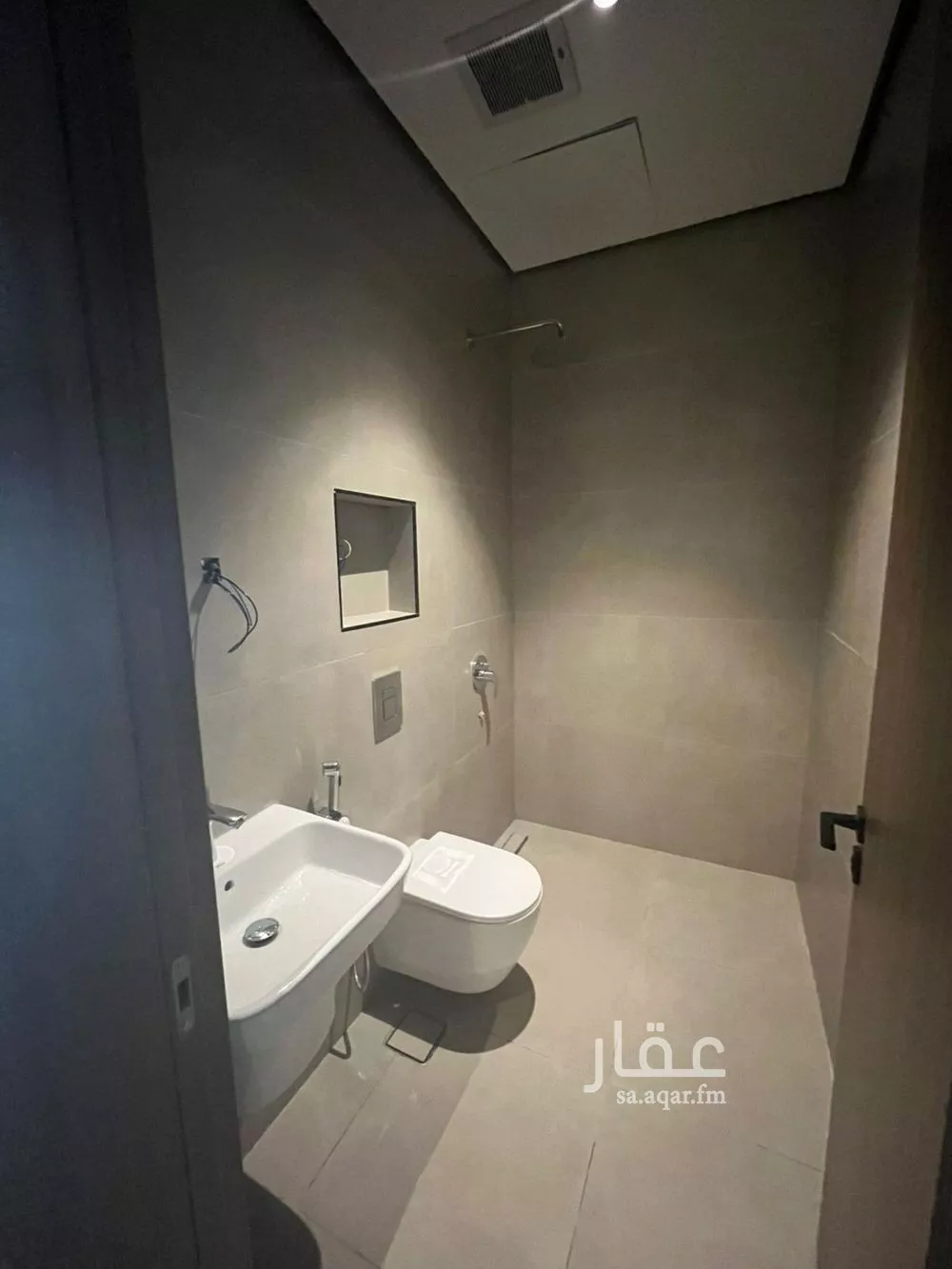 3 bedroom apartment in Al Rimal 9