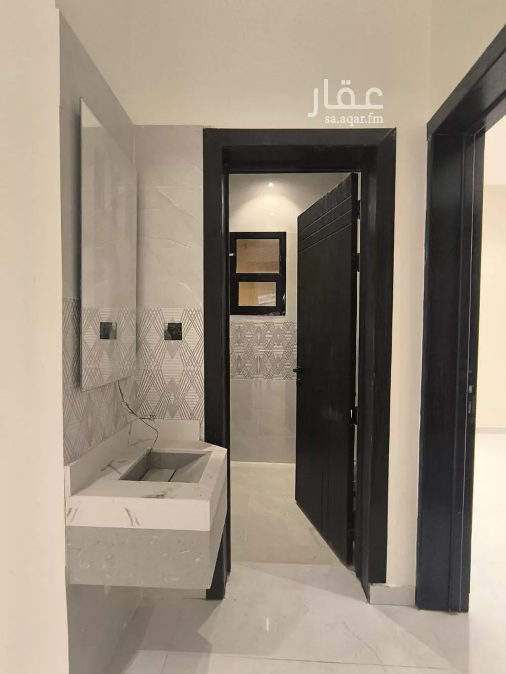 فيلا 5 غرف في الجنادرية 9
