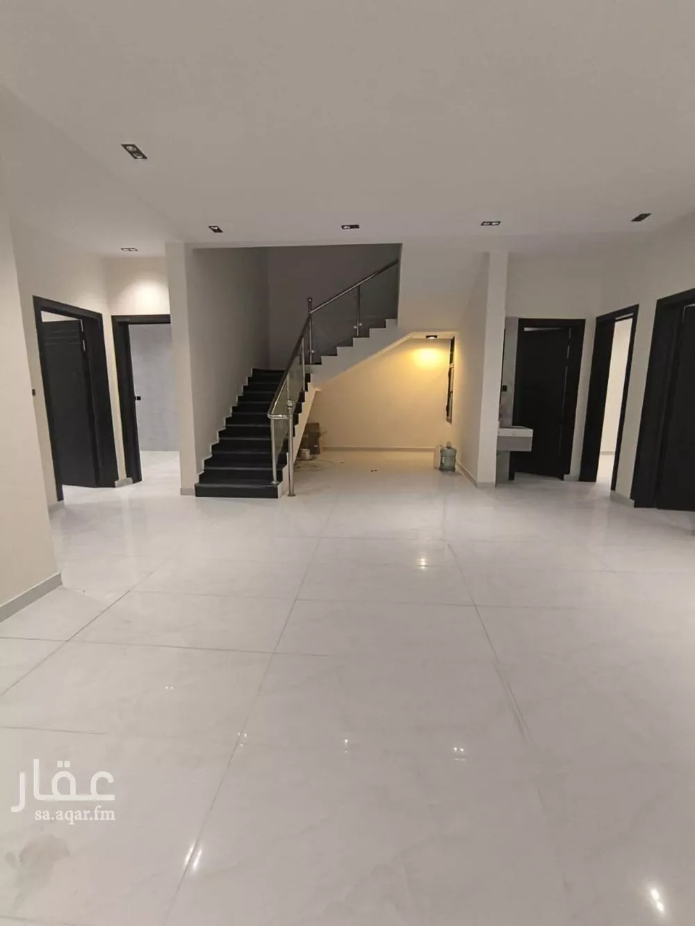 فيلا 5 غرف في الجنادرية 10