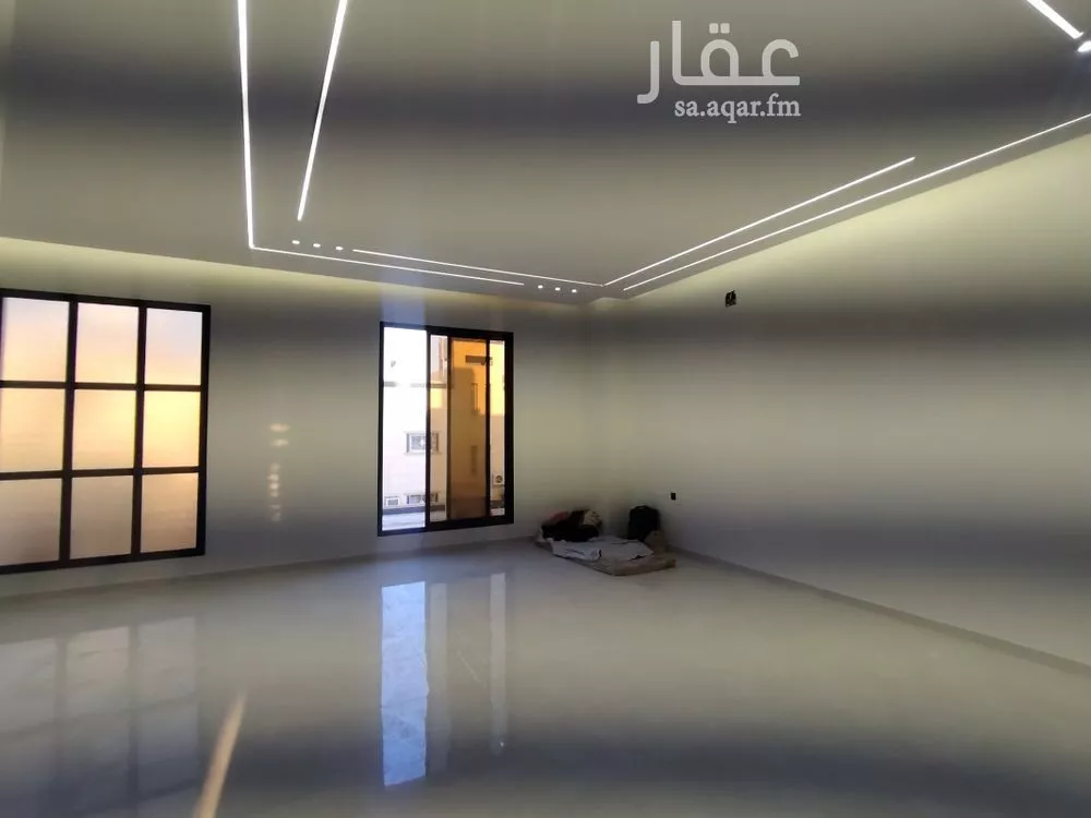 5 bedroom villa in Al Uraija Al Gharbiyah 6