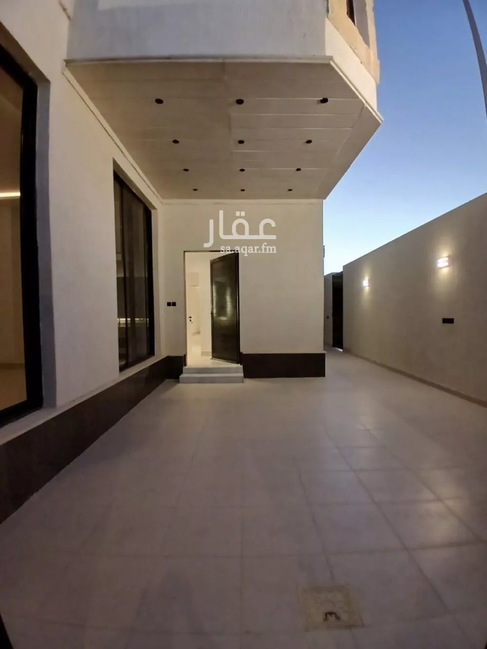 فيلا 4 غرف في الجنادرية 3