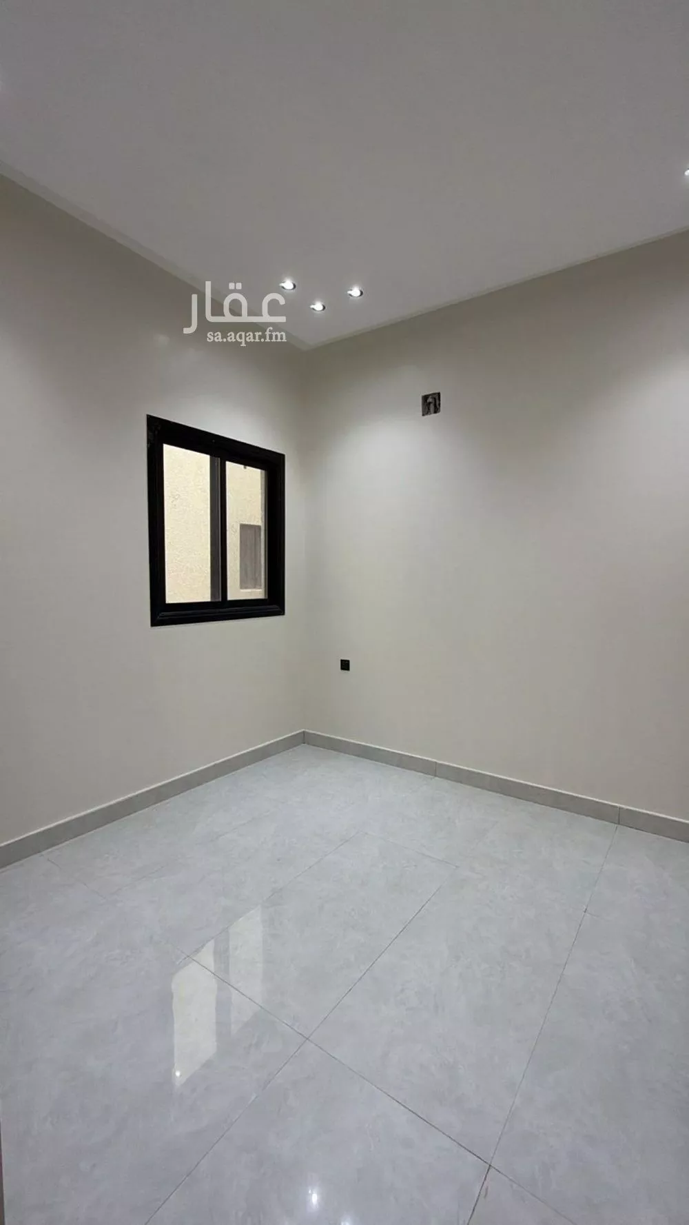 فيلا 4 غرف في الرمال 20