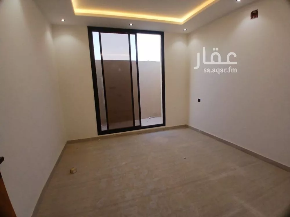 فيلا 5 غرف في عكاظ 4