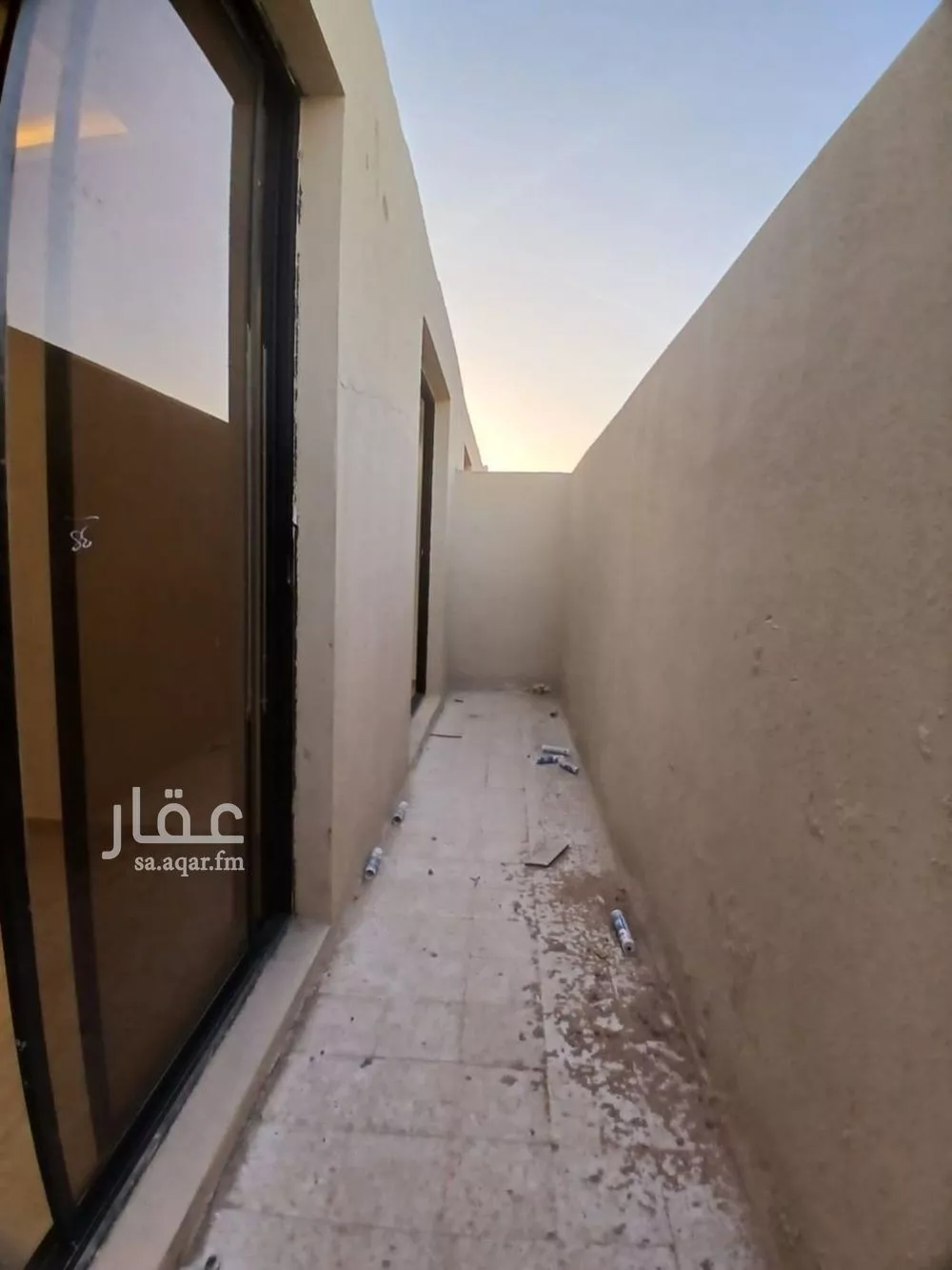 فيلا 5 غرف في عكاظ 10