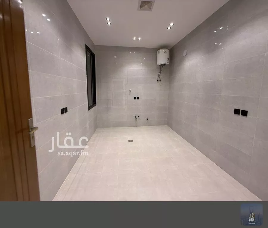 7 bedroom duplex in Al Janadriyah 16