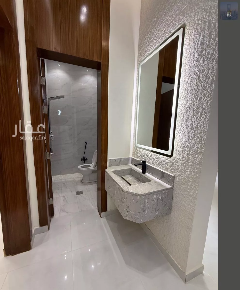 7 bedroom duplex in Al Janadriyah 17