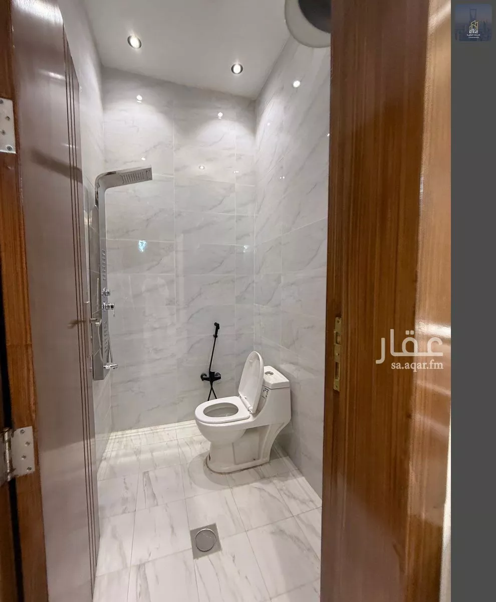 7 bedroom duplex in Al Janadriyah 18