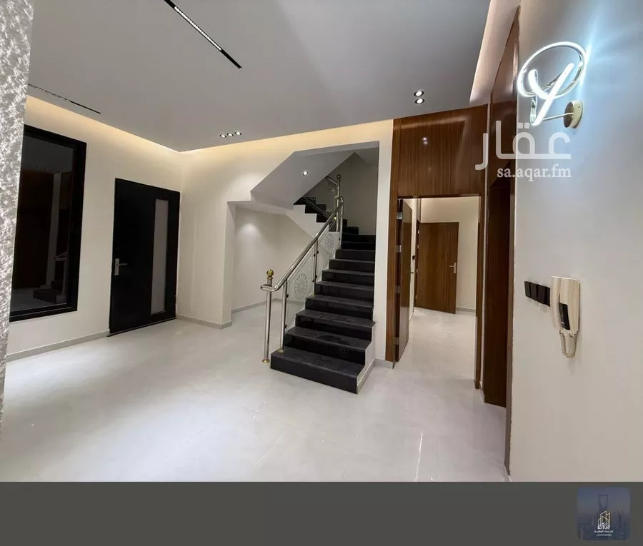 7 bedroom duplex in Al Janadriyah 20
