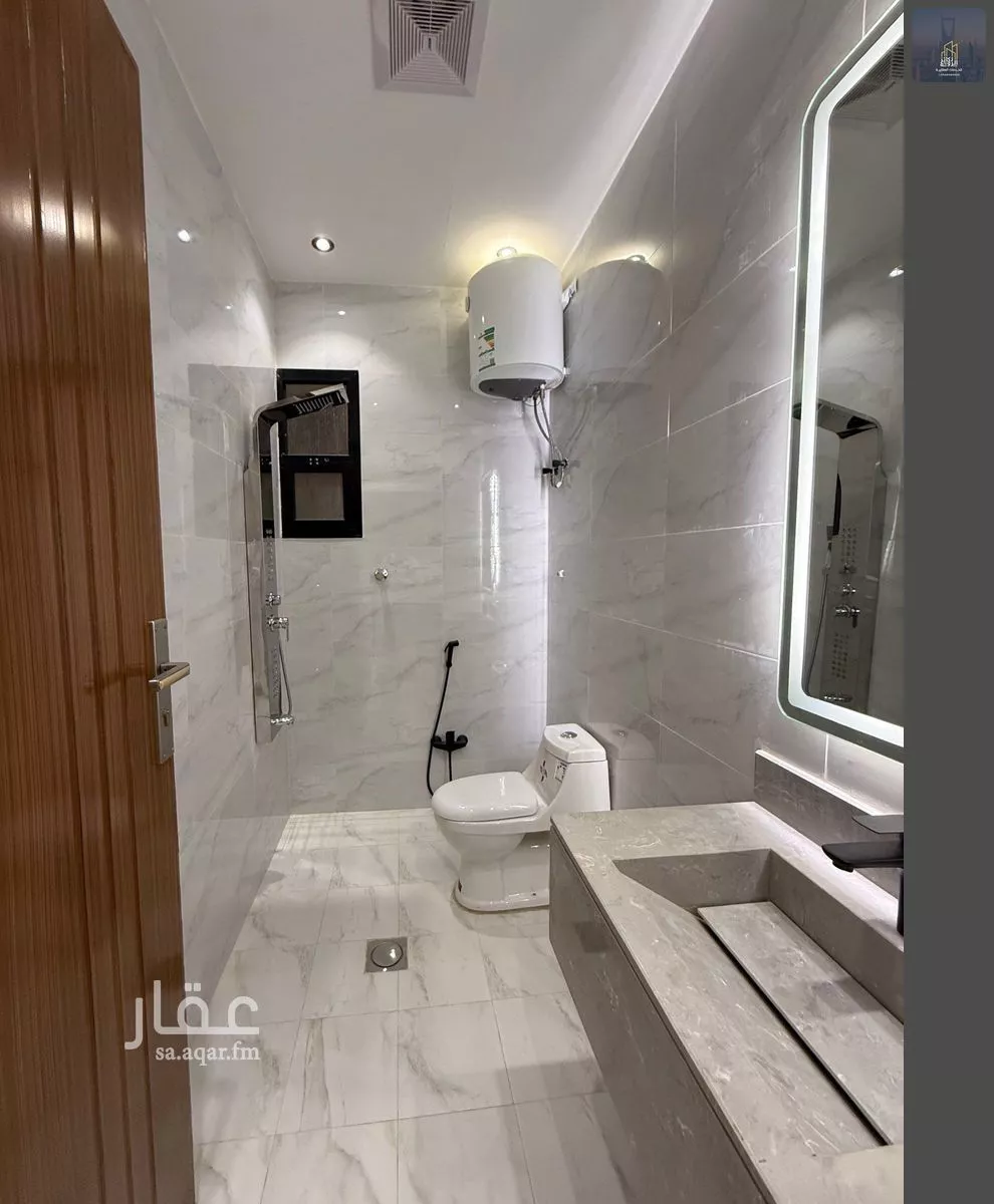 7 bedroom duplex in Al Janadriyah 26