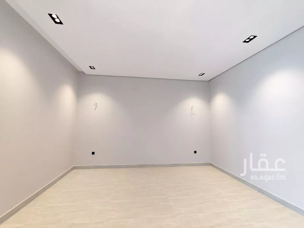 فيلا 5 غرف في الرمال 9
