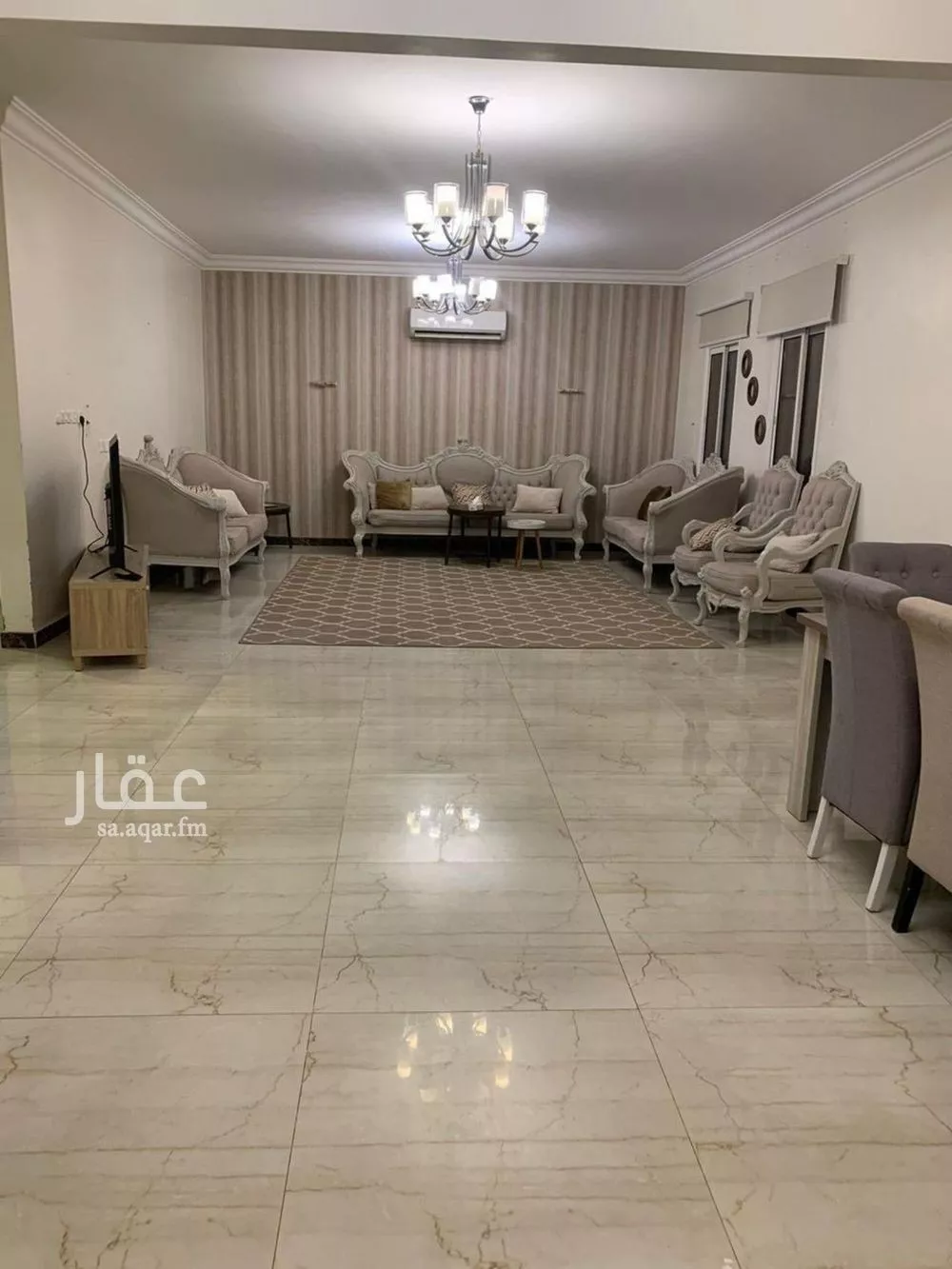 5 bedroom villa in Al Maizilah 8