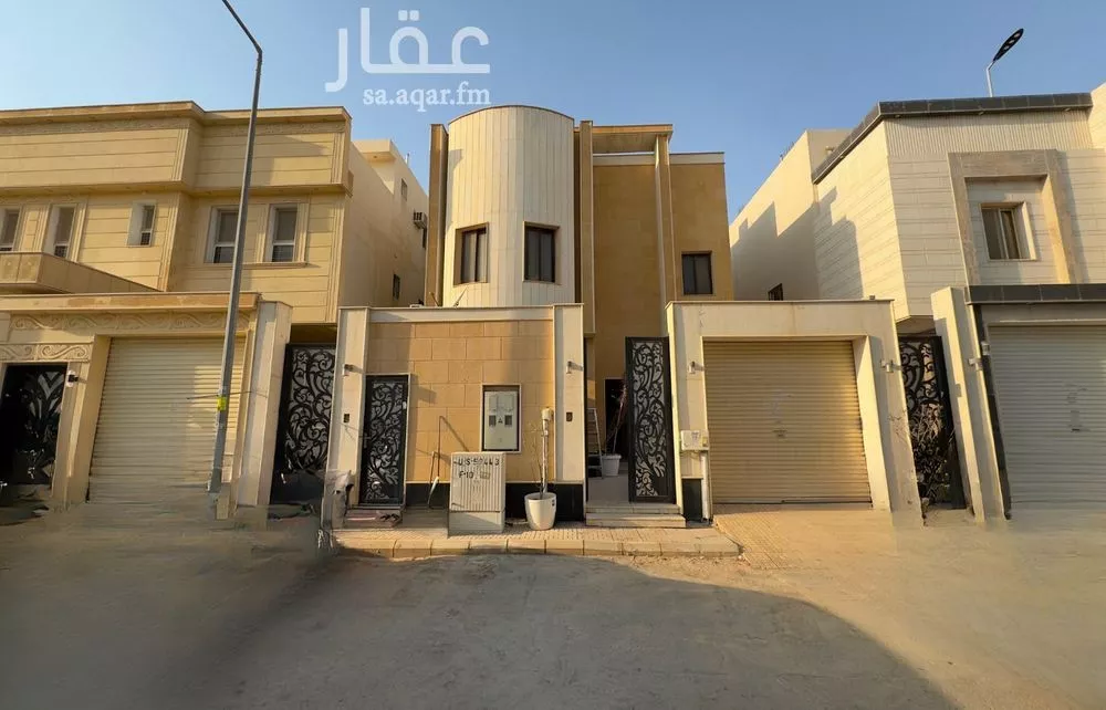 فيلا 9 غرف في العارض 3