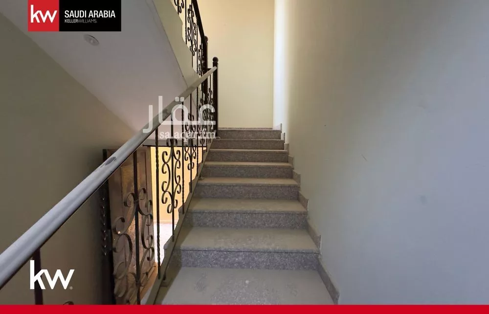 فيلا 9 غرف في العارض 26