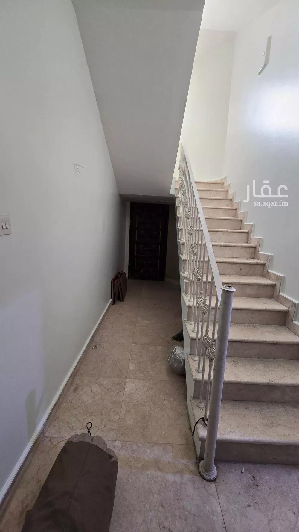 فيلا 5 غرف في المروج 12