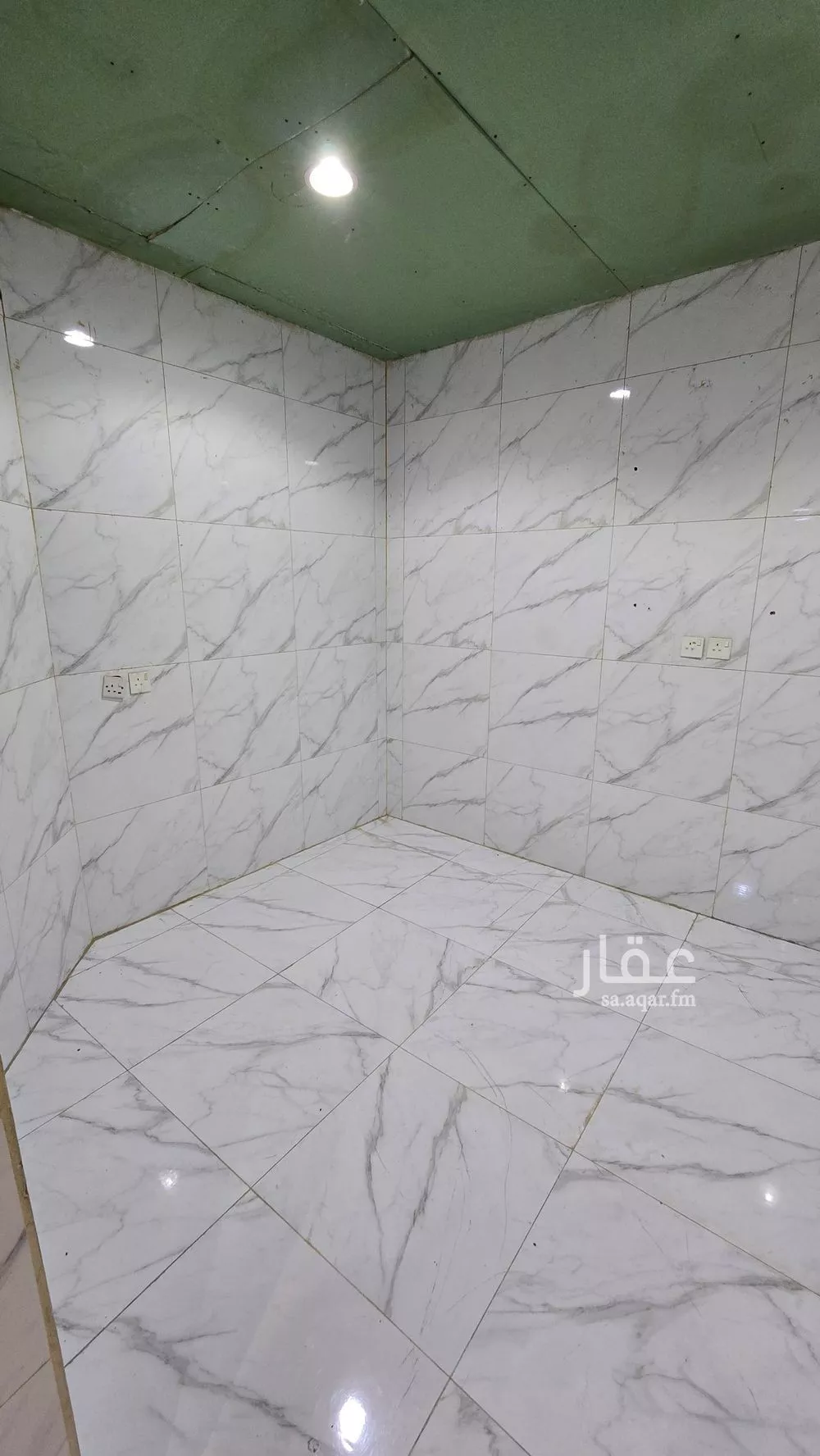 فيلا 5 غرف في المروج 9