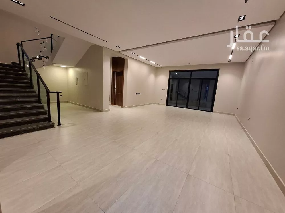 5 bedroom villa in Al Rimal 13