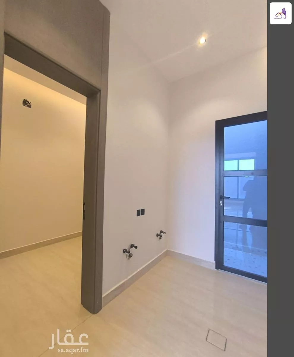 8 bedroom villa in Al Janadriyah 4
