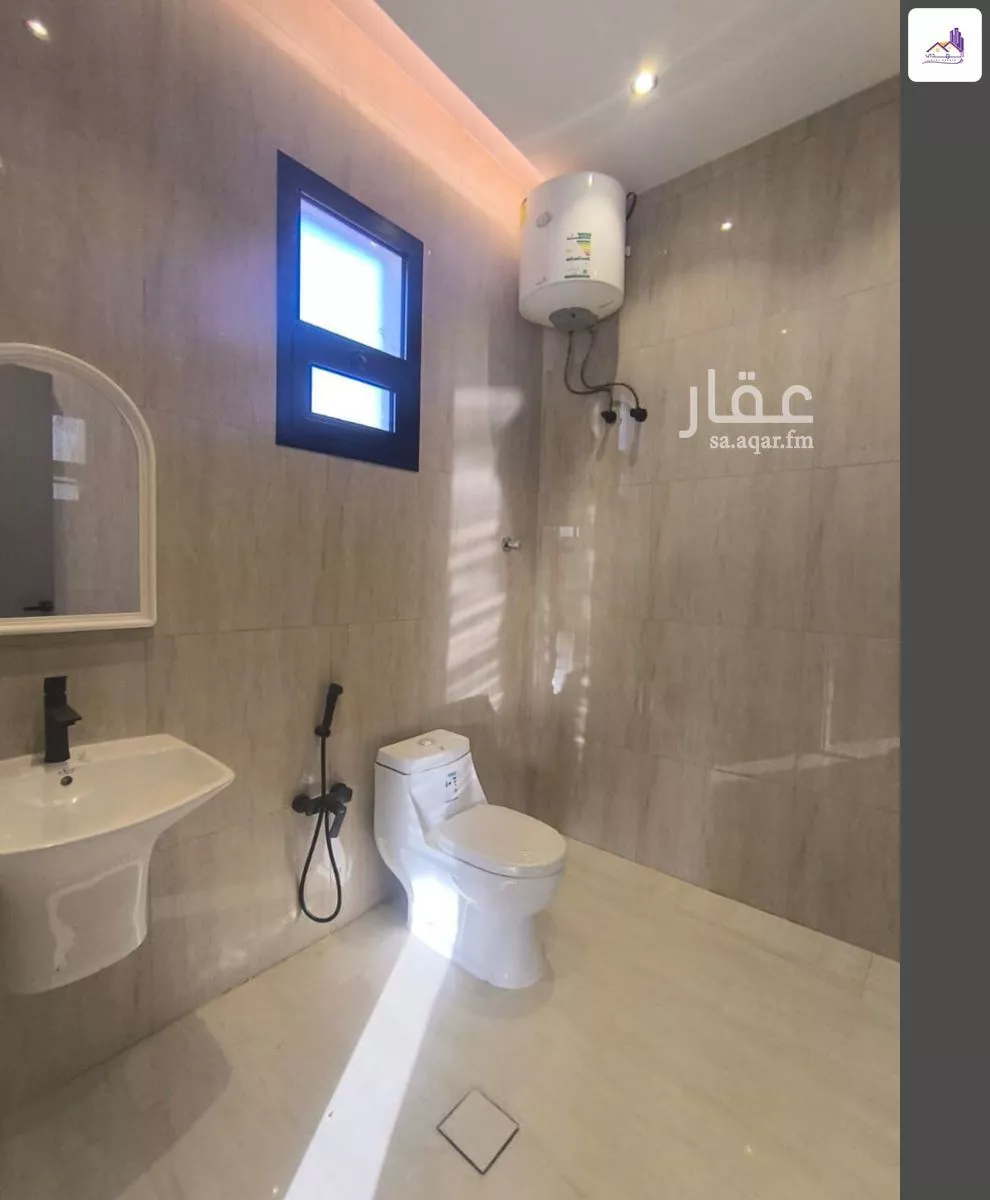 8 bedroom villa in Al Janadriyah 7