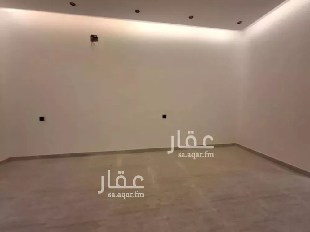 فيلا 5 غرف في عكاظ 11