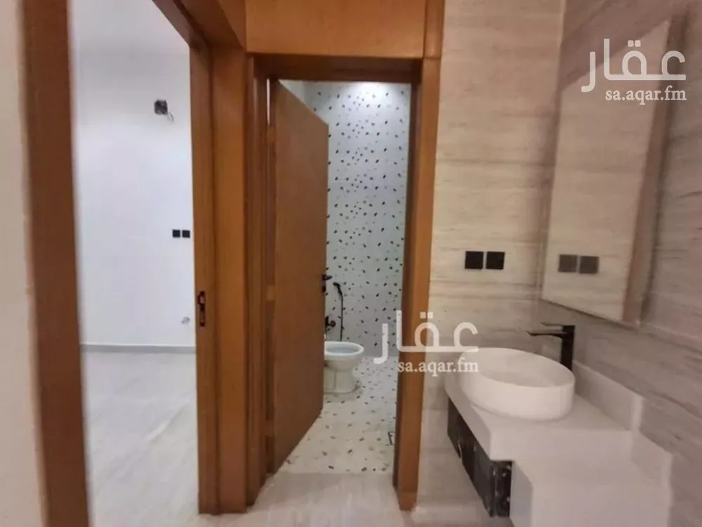 فيلا 5 غرف في عكاظ 15
