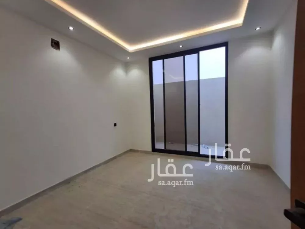 فيلا 5 غرف في عكاظ 9