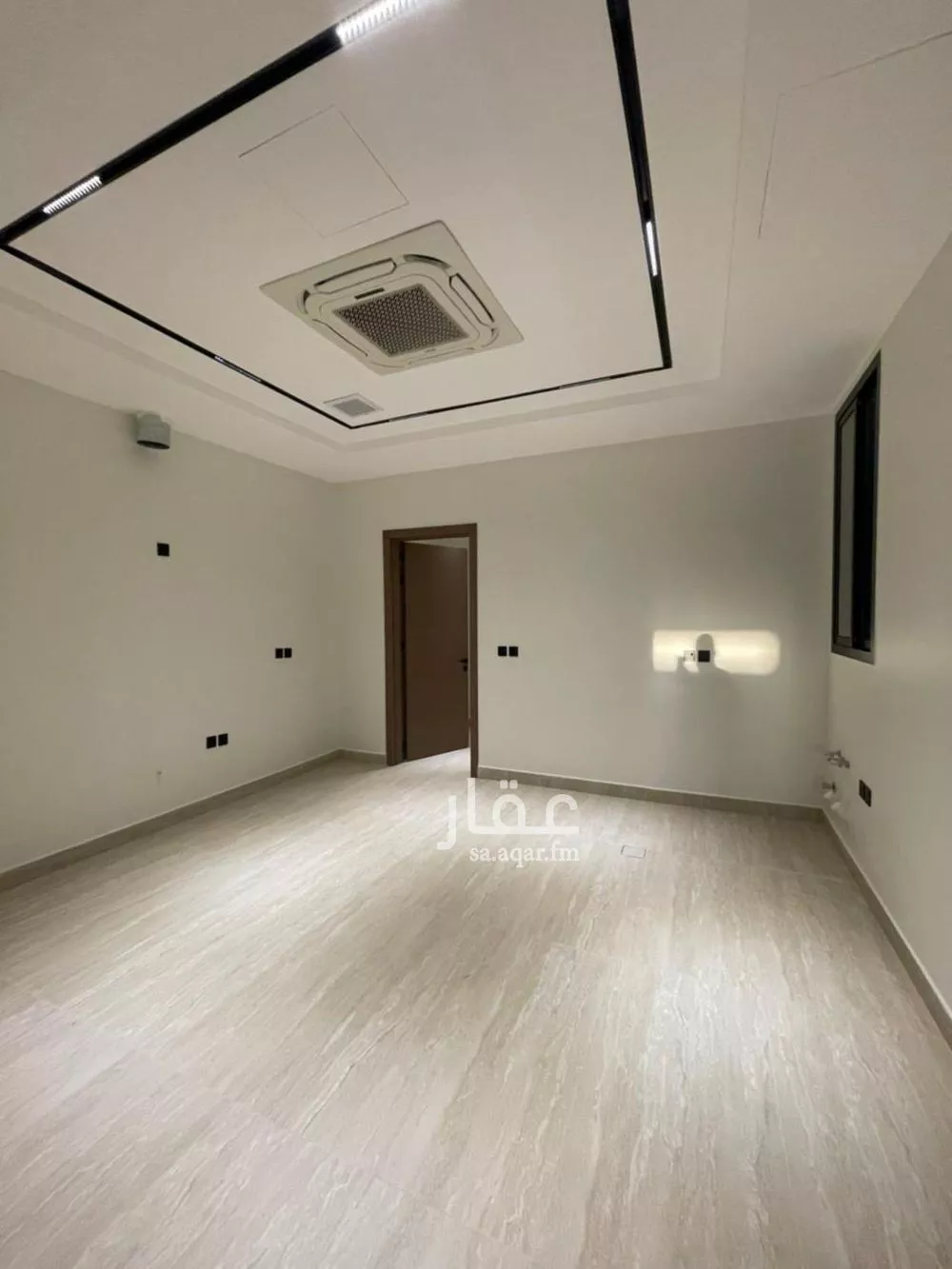 فيلا 5 غرف في الملقا 12