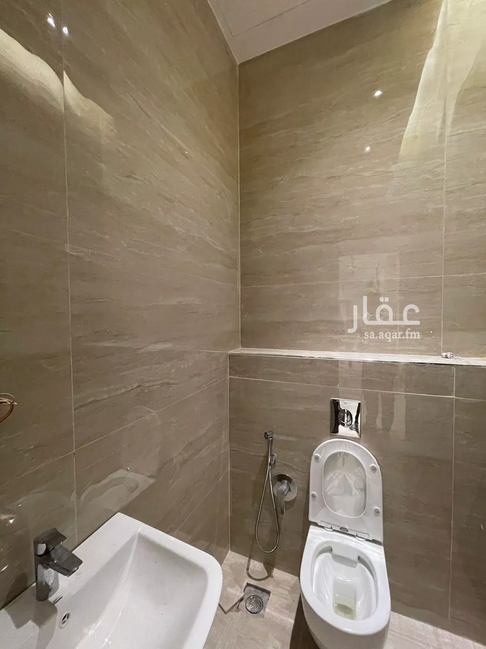 فيلا 5 غرف في الملقا 5