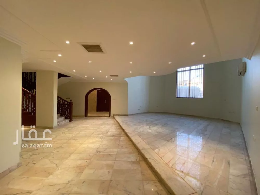 6 bedroom villa in At Taawon 2
